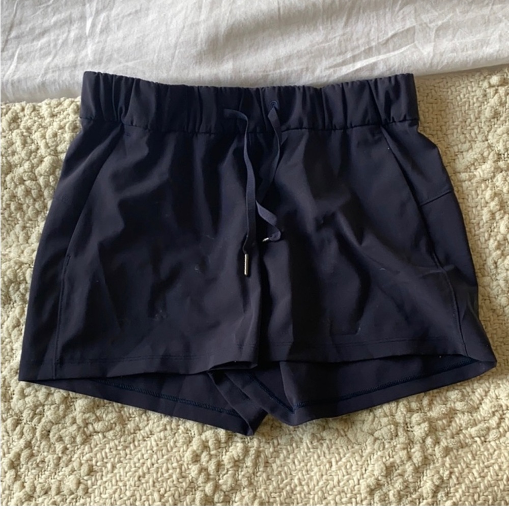 Lululemon Womans shorts 6